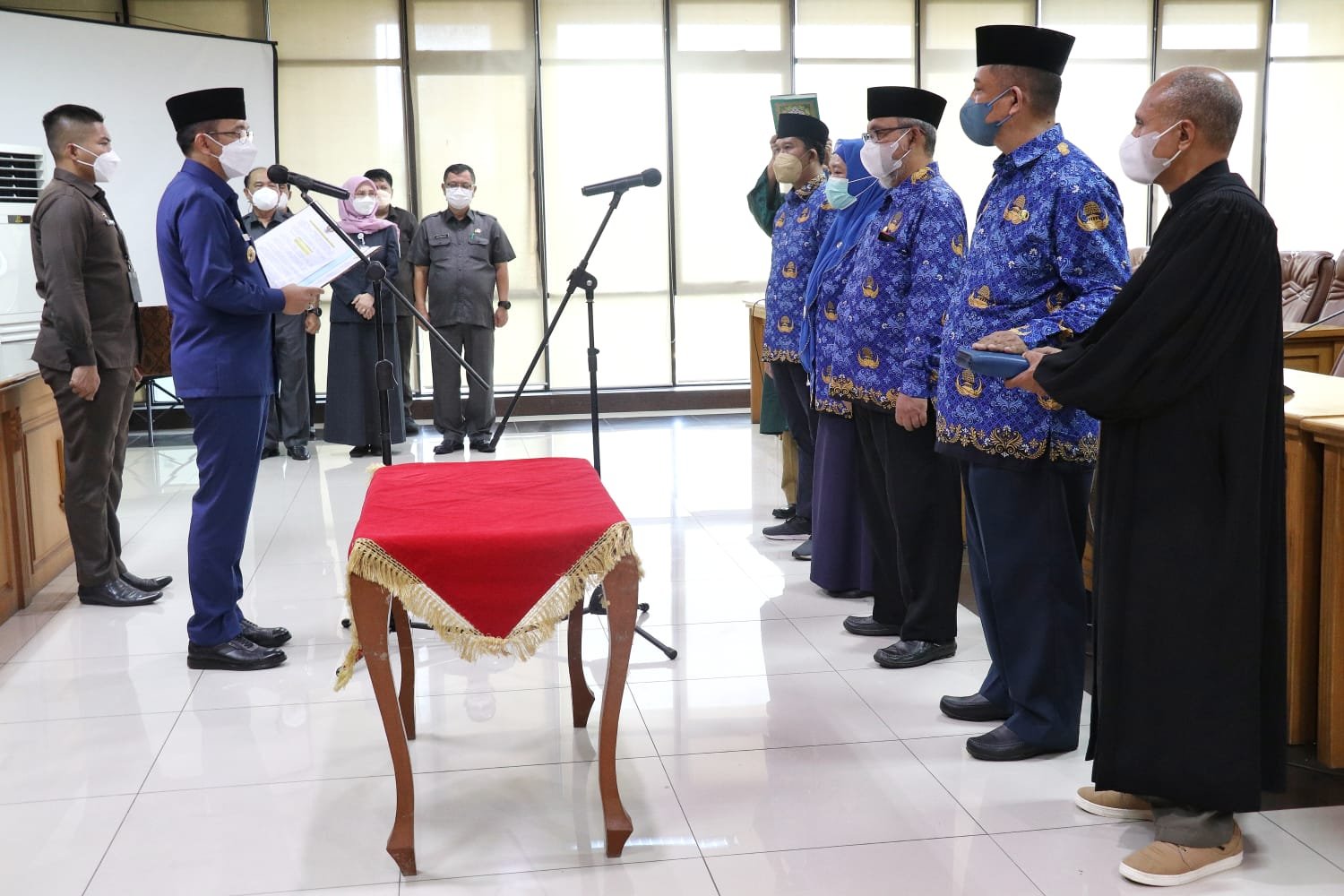 Pj Bupati Dani Ramdan Lantik Empat Pejabat Fungsional Dokter Dan Bidan RSUD Beksi Indonesia News